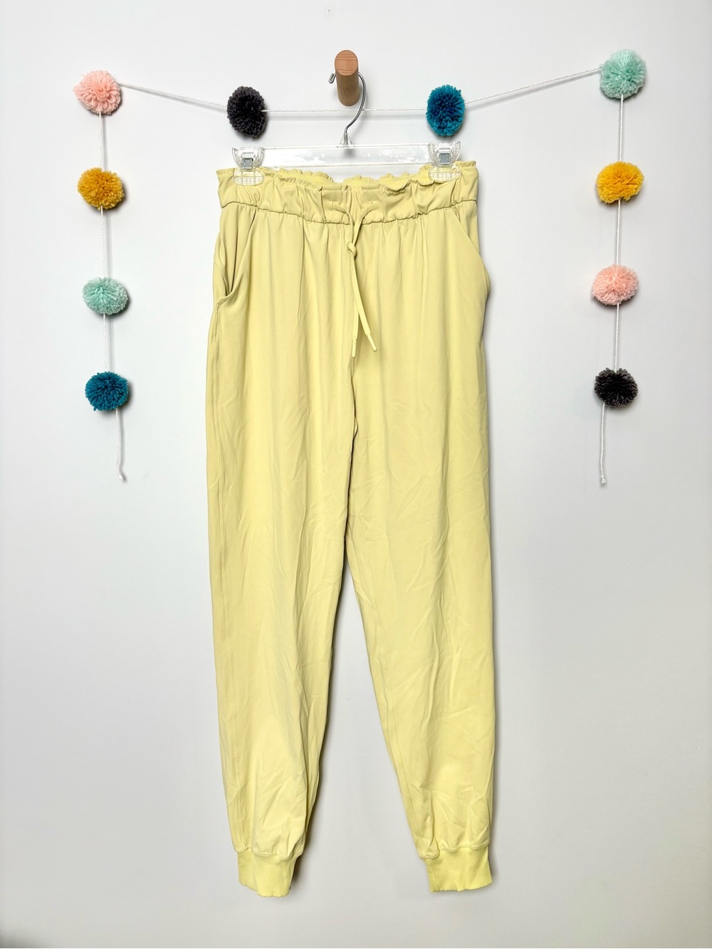Lululemon On The Fly High Rise Jogger Ruffle Waist Pants